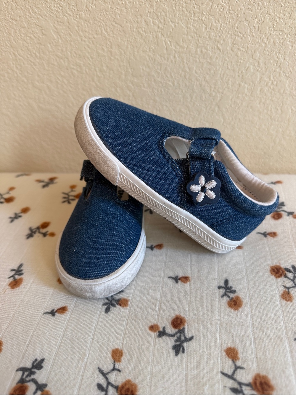 Toddler Denim Mary Jane Sneakers with Flower Accent - Blue